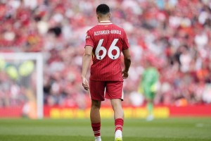 克洛普为阿诺德辩护，呼吁球迷珍惜过去荣耀