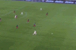 3-0，23岁意大利新星无敌单刀兜射，66岁萨里率意甲劲旅终结2连败