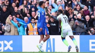 曼城开启追击模式：曼城客场横扫切尔西 阿森纳是时候开始害怕了 ！倚天足球