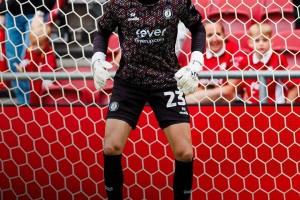 曼联出租小妖向奥纳纳下战书，未来要当曼联主力！曝切赫助其发展