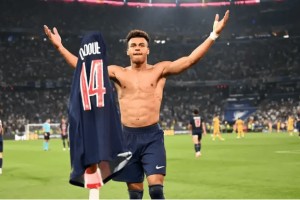 欧冠改制首人！19岁杜埃决赛造3球，巴黎靠他成三冠王