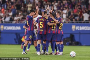 西甲-三人梅开二度莱万拉菲替补双响 巴萨6-0瓦伦西亚