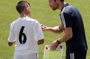 皇马花小钱办大事！卡瓦哈尔经历伯纳乌将上演，先外出练级再回西甲发光