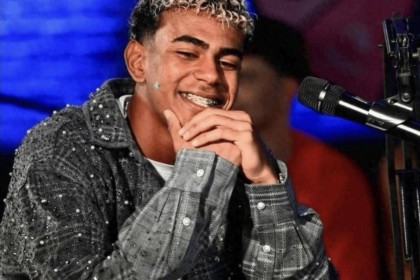 联赛提前7轮无缘冠军，欧冠却2-0领先！这支球队堪称欧洲最魔幻